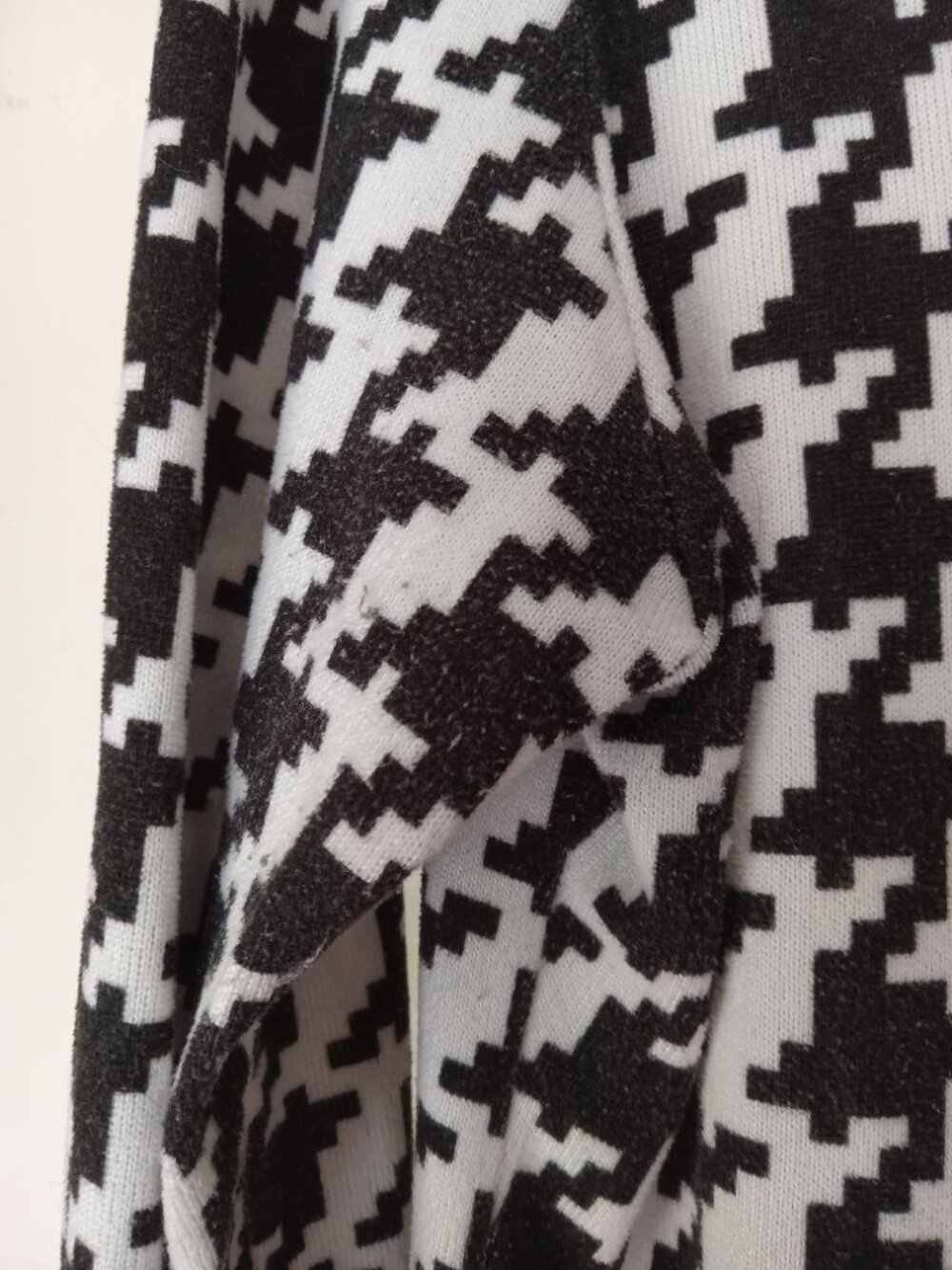 Lexington Ave pullover hoodie - Picture 2 of 5